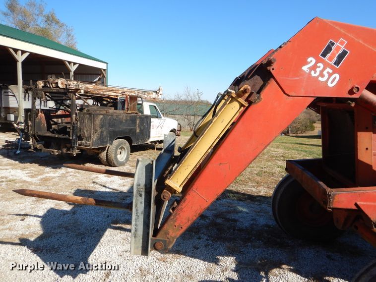 image for item FA9841 International 1586 tractor