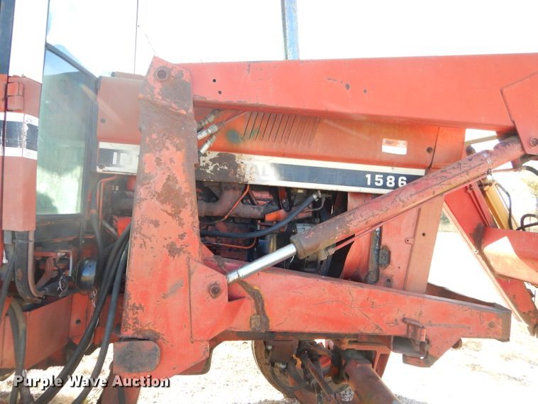 image for item FA9841 International 1586 tractor