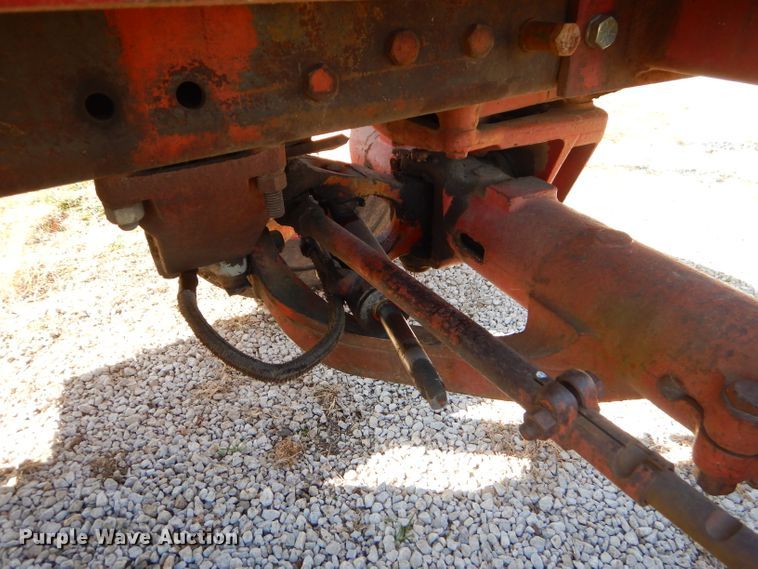 image for item FA9841 International 1586 tractor