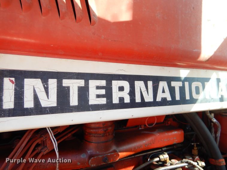 image for item FA9841 International 1586 tractor