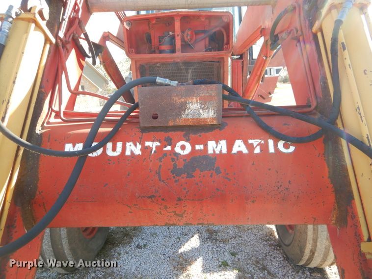 image for item FA9841 International 1586 tractor