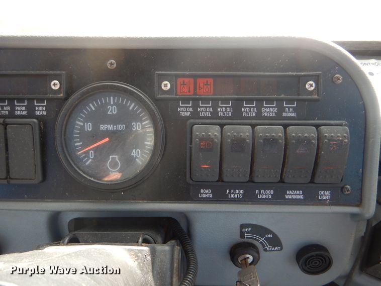 image for item FG9857 2003 Case IH Patriot SPX3185 sprayer