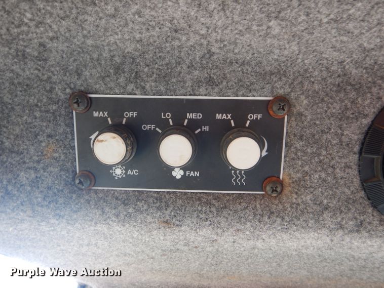 image for item FG9857 2003 Case IH Patriot SPX3185 sprayer