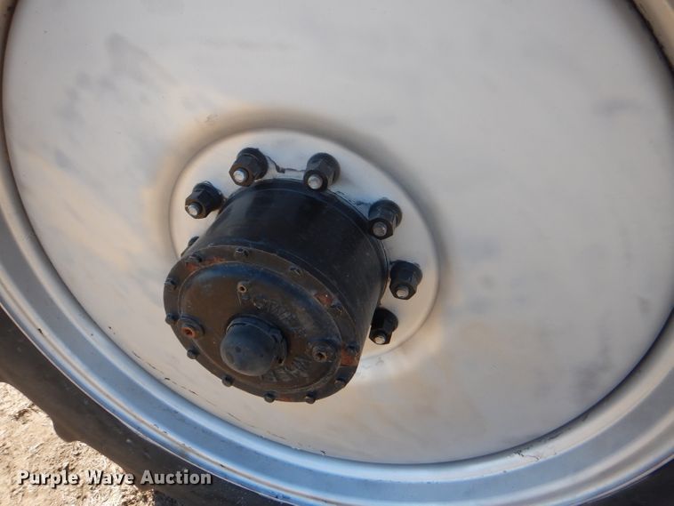 image for item FG9857 2003 Case IH Patriot SPX3185 sprayer