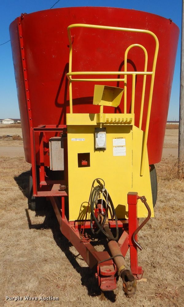 image for item FG9859 Supreme 700 feed mixer