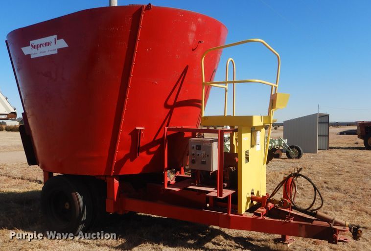 image for item FG9859 Supreme 700 feed mixer