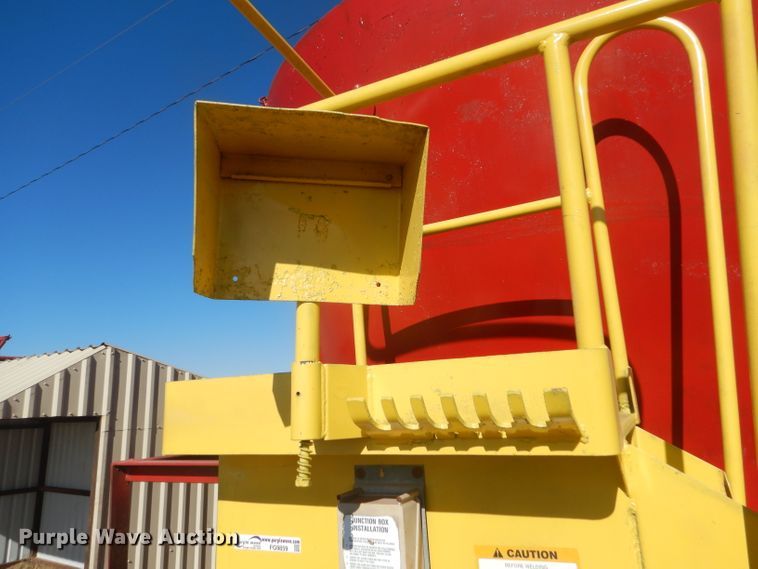 image for item FG9859 Supreme 700 feed mixer