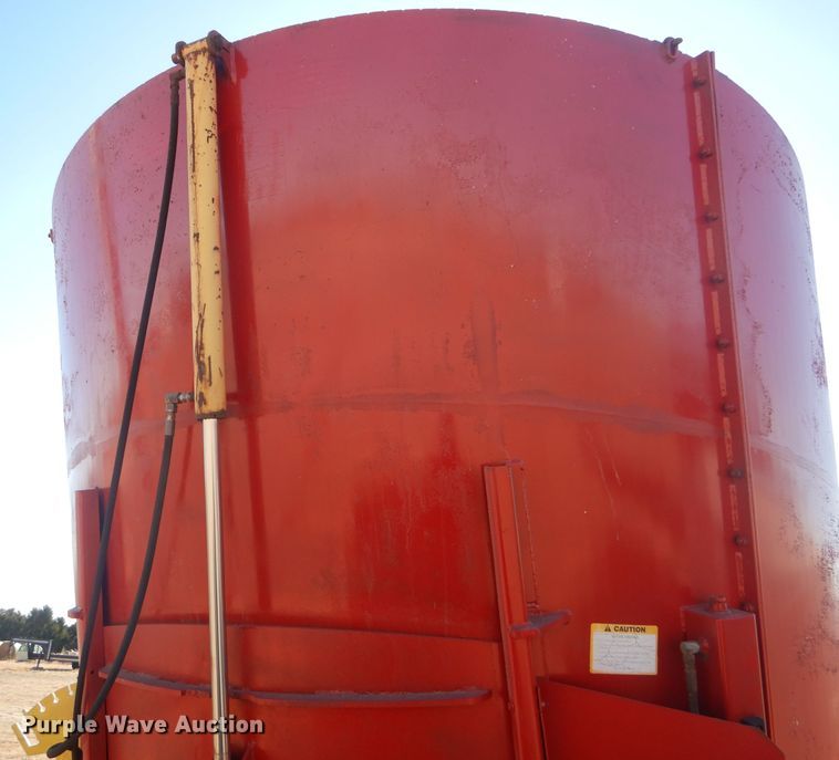 image for item FG9859 Supreme 700 feed mixer