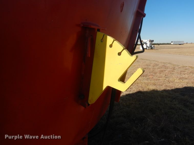 image for item FG9859 Supreme 700 feed mixer