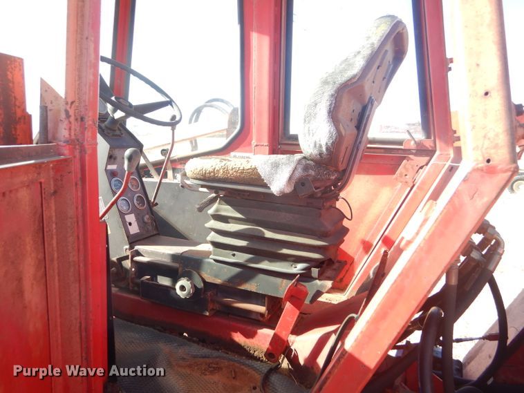 image for item FG9861 1977 Versatile 150 bi-directional 4WD tractor