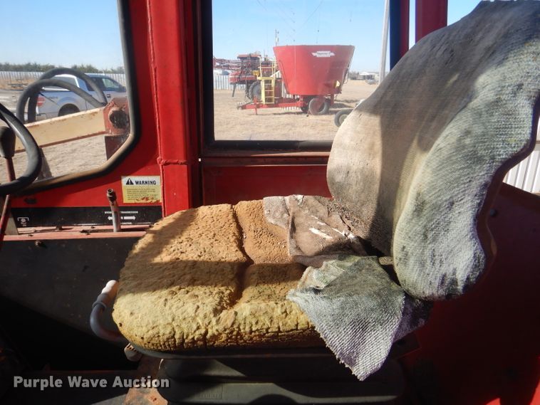 image for item FG9861 1977 Versatile 150 bi-directional 4WD tractor