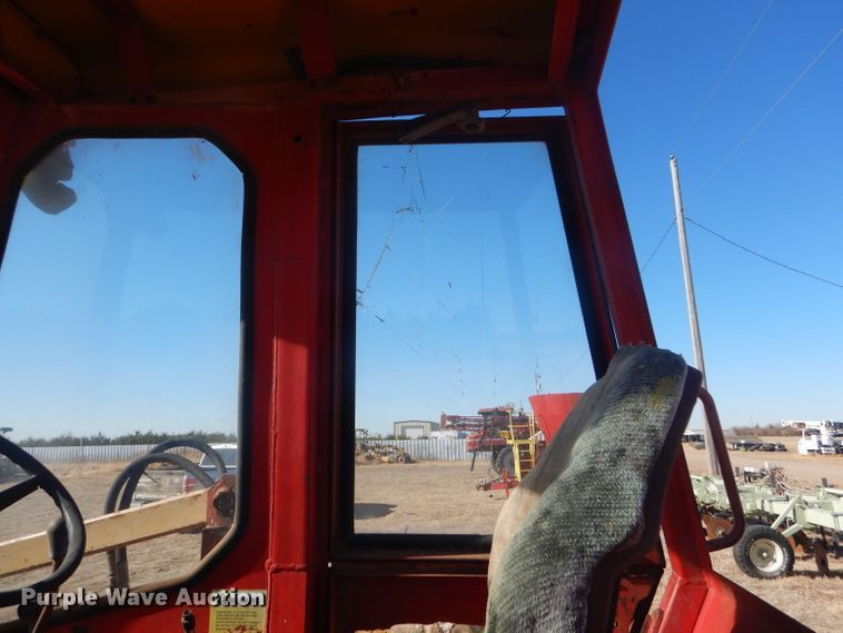 image for item FG9861 1977 Versatile 150 bi-directional 4WD tractor