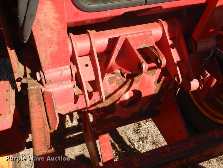 image for item FG9861 1977 Versatile 150 bi-directional 4WD tractor