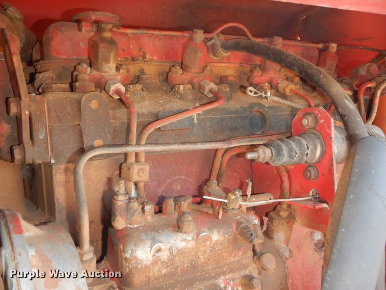 image for item FG9861 1977 Versatile 150 bi-directional 4WD tractor