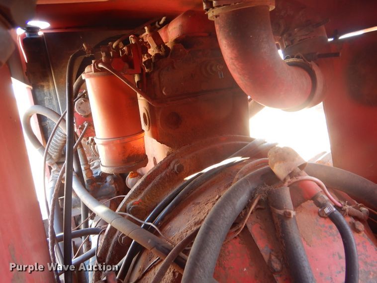 image for item FG9861 1977 Versatile 150 bi-directional 4WD tractor