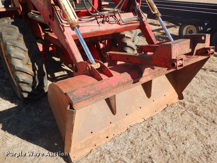 image for item FG9861 1977 Versatile 150 bi-directional 4WD tractor