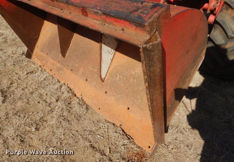 image for item FG9861 1977 Versatile 150 bi-directional 4WD tractor