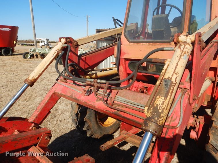 image for item FG9861 1977 Versatile 150 bi-directional 4WD tractor