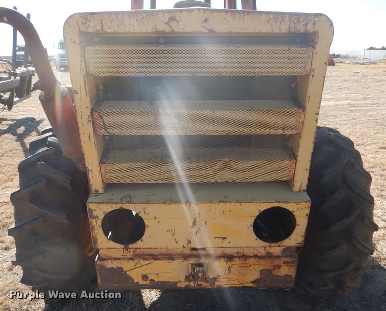 image for item FG9861 1977 Versatile 150 bi-directional 4WD tractor