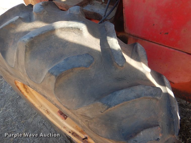 image for item FG9861 1977 Versatile 150 bi-directional 4WD tractor