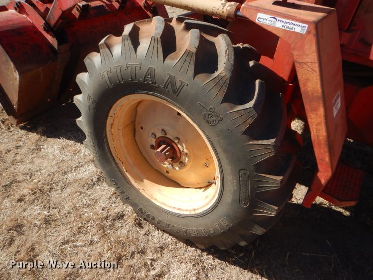 image for item FG9861 1977 Versatile 150 bi-directional 4WD tractor