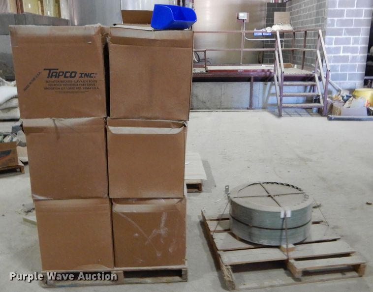 image for item FI9713 Grain leg buckets and belt