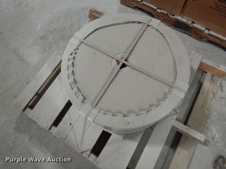 image for item FI9713 Grain leg buckets and belt