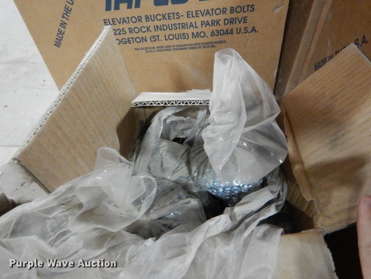 image for item FI9713 Grain leg buckets and belt