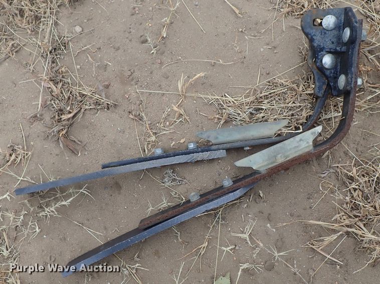 image for item FK9517 2016 Great Plains 3S4000 knock downs