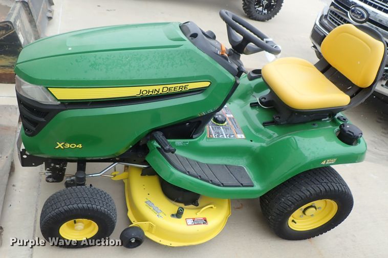 image for item FK9524 2014 John Deere X304 lawn mower