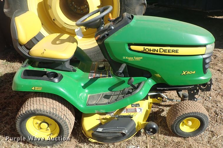 image for item FK9558 2007 John Deere X304 lawn mower