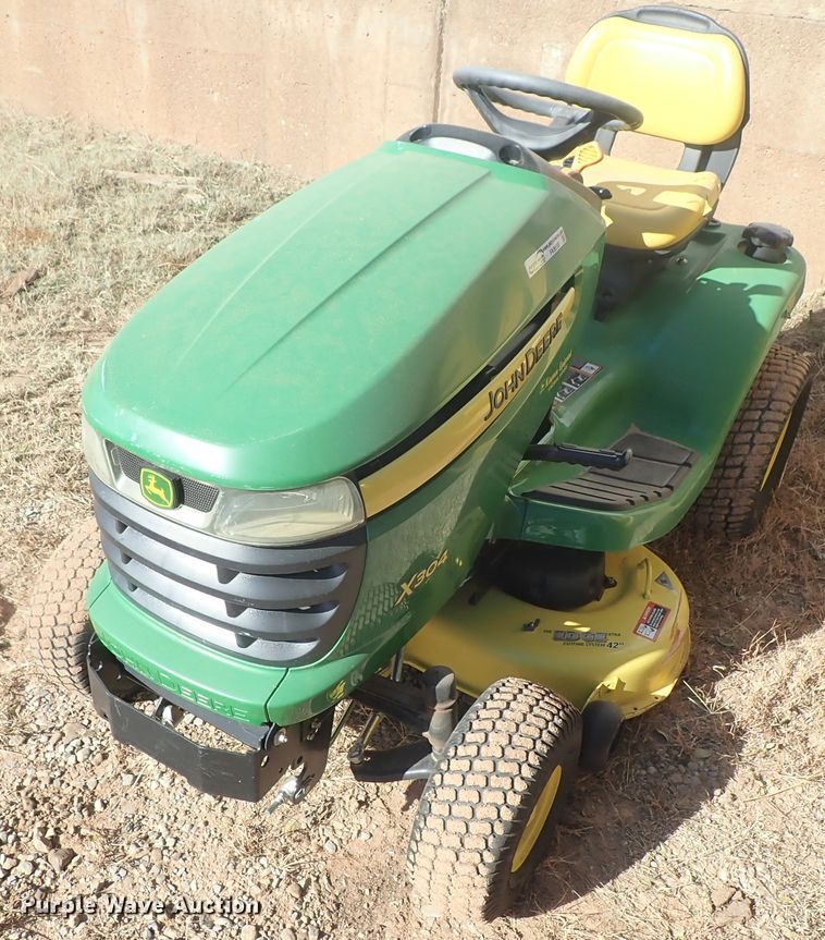 image for item FK9558 2007 John Deere X304 lawn mower
