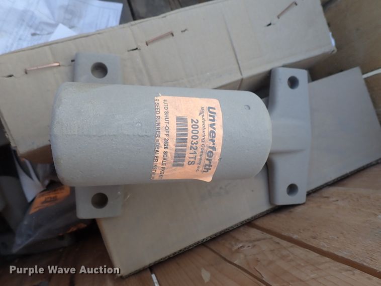 image for item FK9635 2014 Unverferth 2000321TS auto shut-off