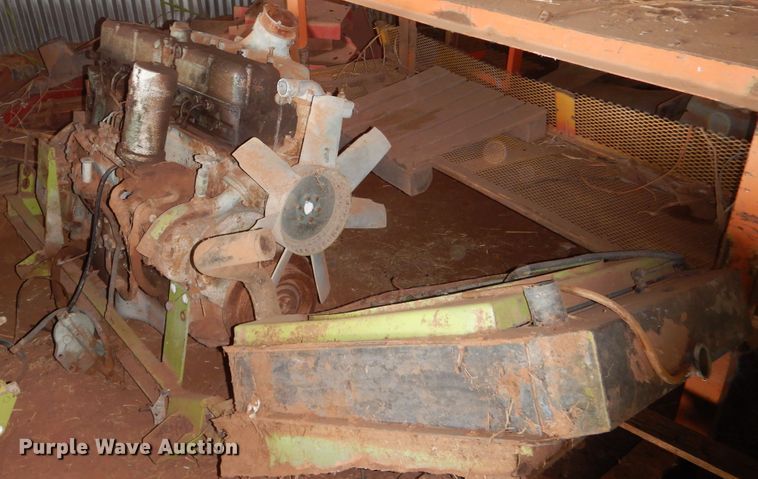 image for item FK9763 Mercedes-Benz six cylinder diesel engine