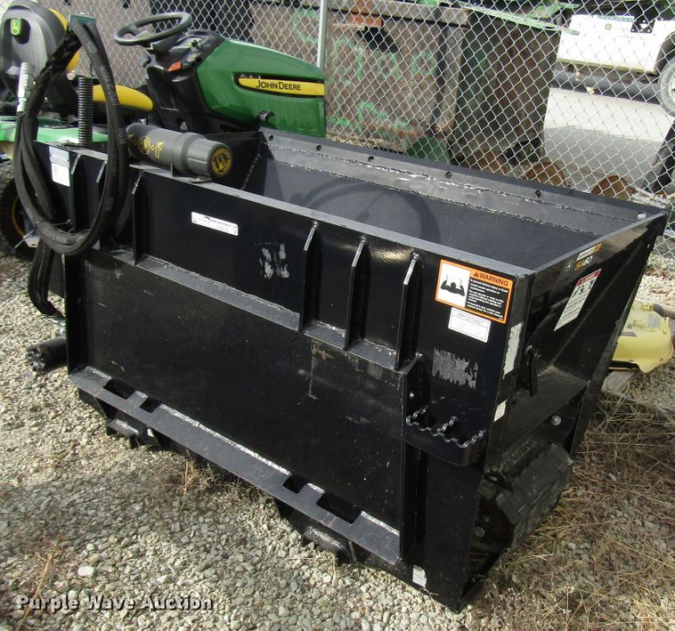 image for item FO9382 John Deere SA60 bucket