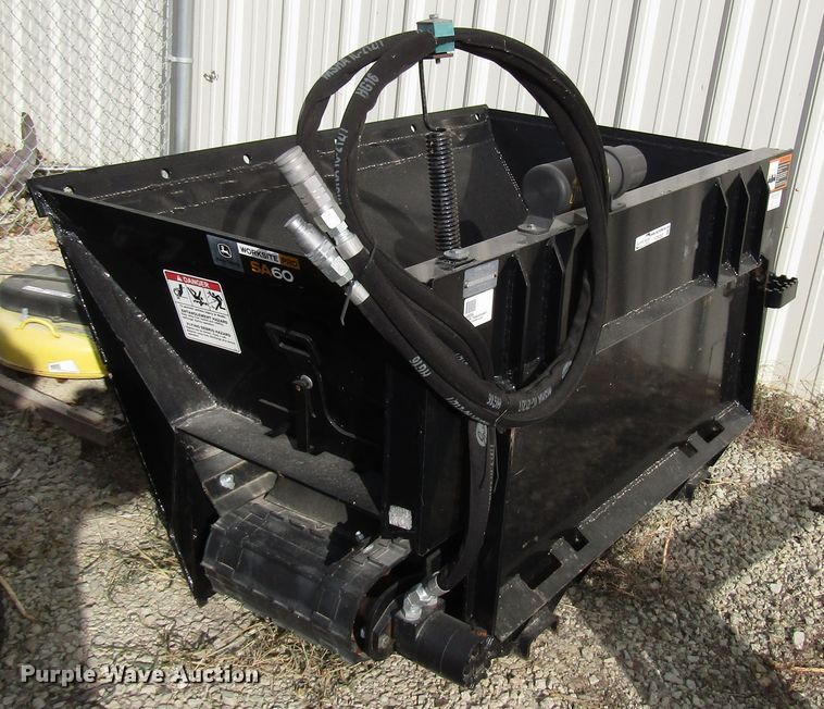 image for item FO9382 John Deere SA60 bucket