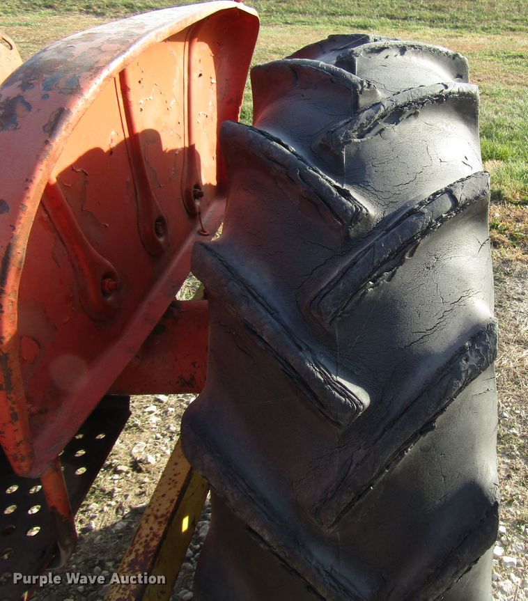 image for item FO9391 Allis Chalmers D14 tractor