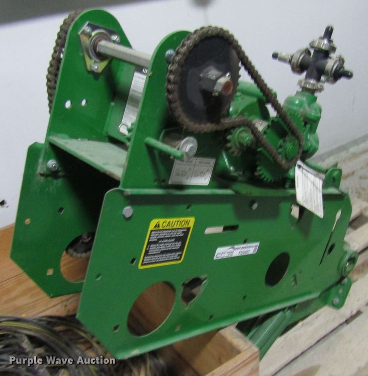 image for item FO9407 John Deere LM2455JD fertilizer system