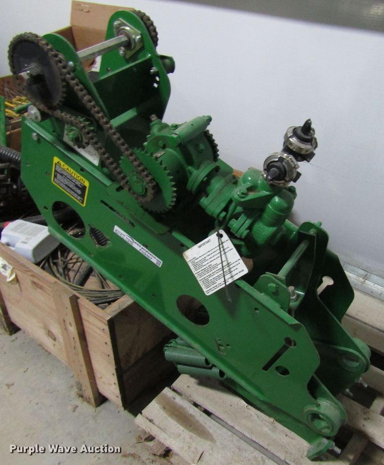 image for item FO9407 John Deere LM2455JD fertilizer system