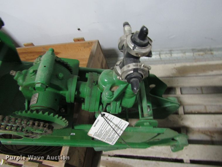 image for item FO9407 John Deere LM2455JD fertilizer system