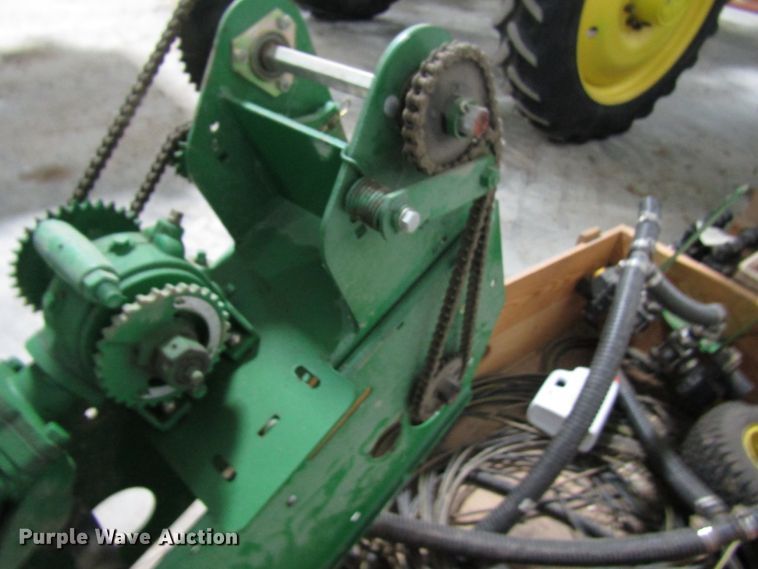 image for item FO9407 John Deere LM2455JD fertilizer system