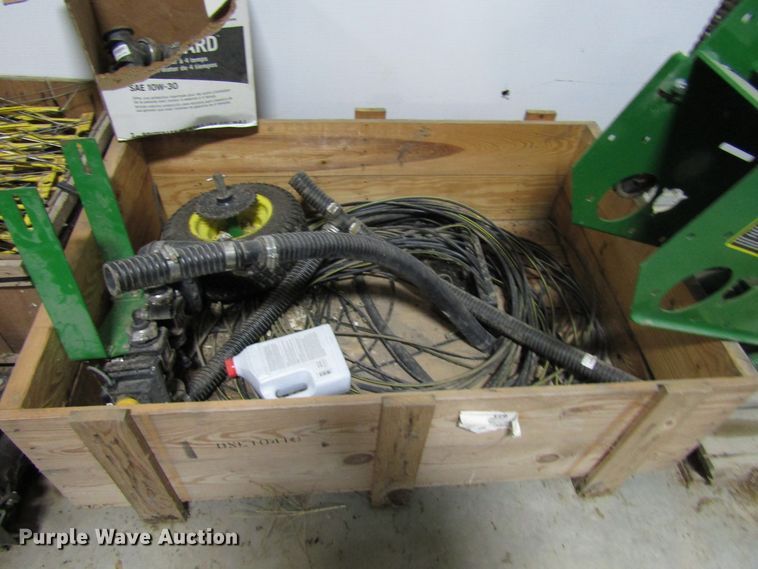 image for item FO9407 John Deere LM2455JD fertilizer system