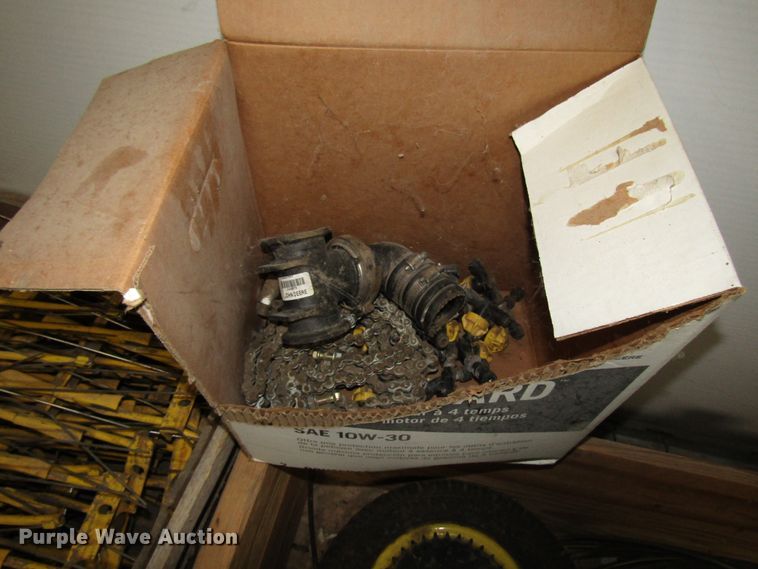 image for item FO9407 John Deere LM2455JD fertilizer system