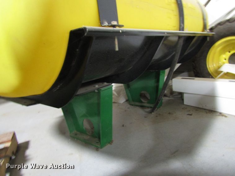 image for item FO9407 John Deere LM2455JD fertilizer system