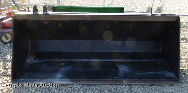 image for item FO9413 2013 KMW 84"W bucket