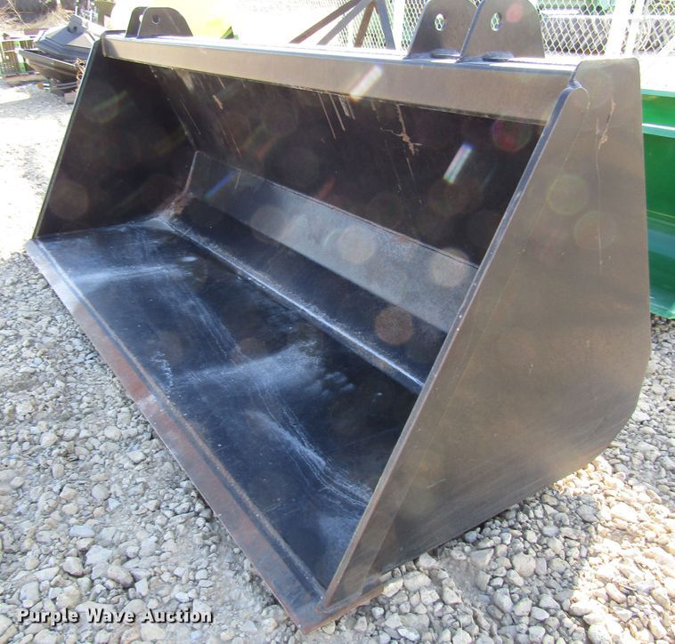 image for item FO9413 2013 KMW 84"W bucket