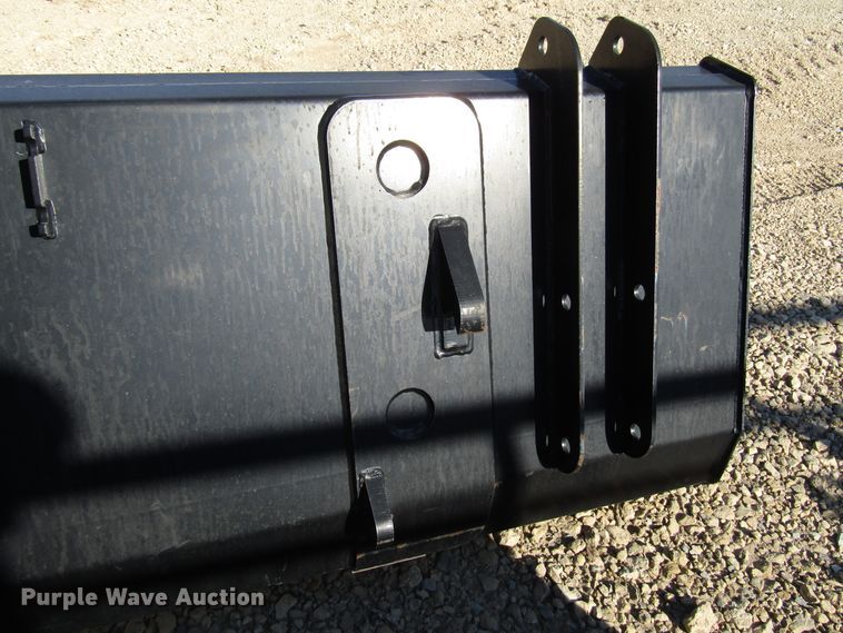 image for item FO9413 2013 KMW 84"W bucket