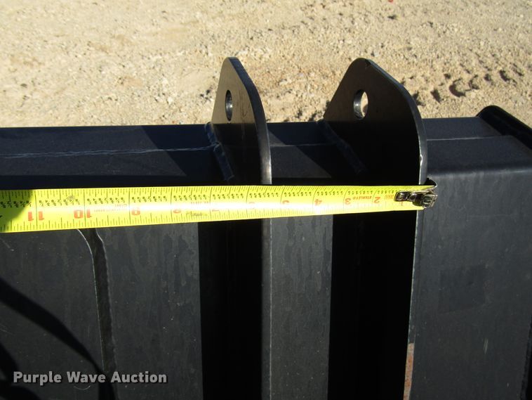 image for item FO9413 2013 KMW 84"W bucket