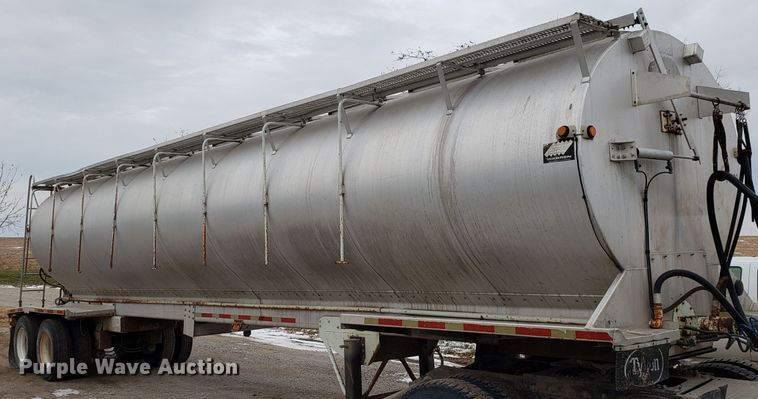 image for item FW9547 2000 Warren AT-36-SER9 feed delivery trailer