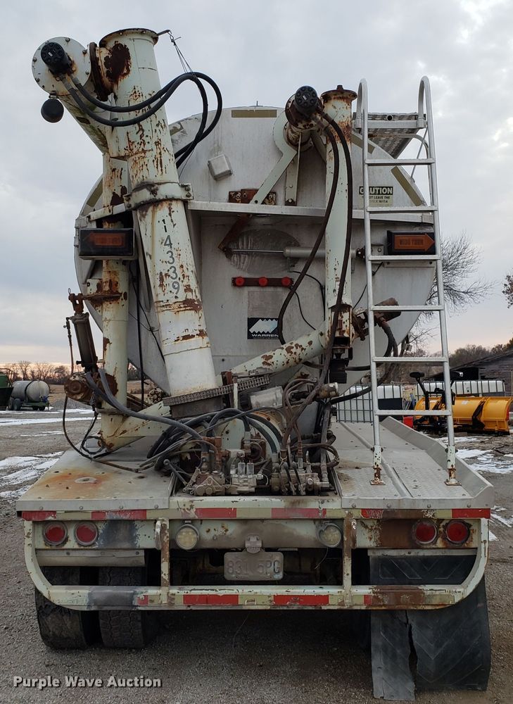 image for item FW9547 2000 Warren AT-36-SER9 feed delivery trailer